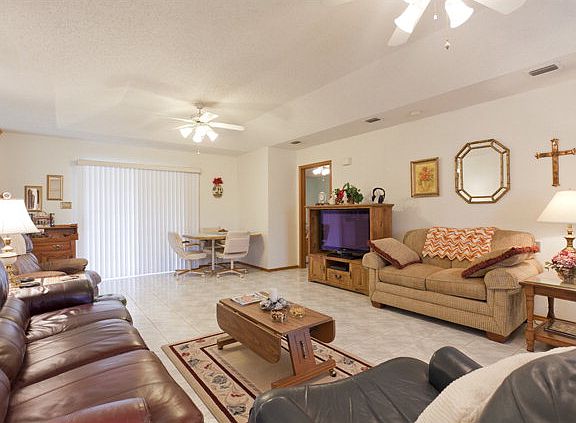3rd image of 2010 Nicklaus Dr