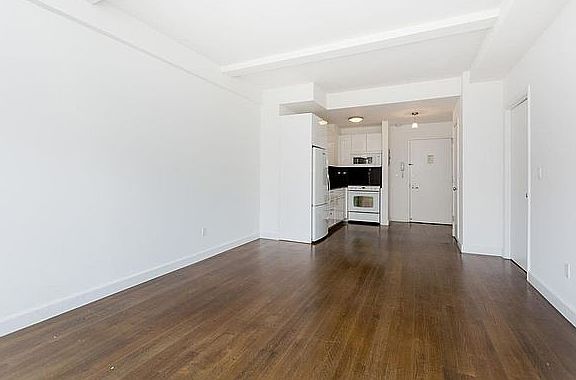 3rd image of 212 W 91st St APT 1009