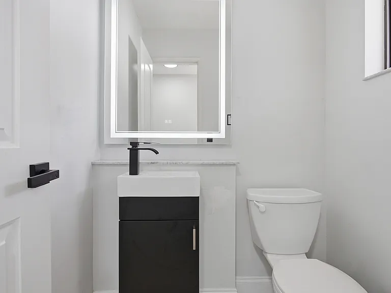 1512 N 15th Ter — Photo 15