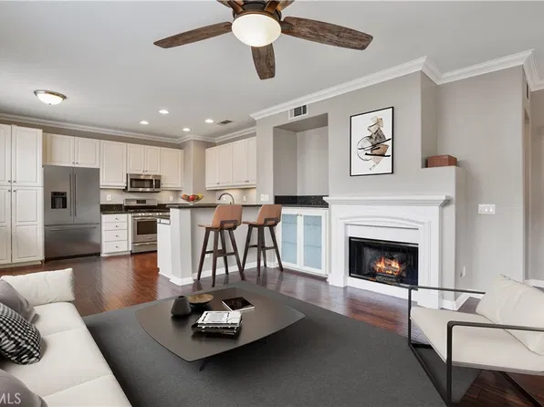2496 Maxson Ct, Signal Hill, CA 90755