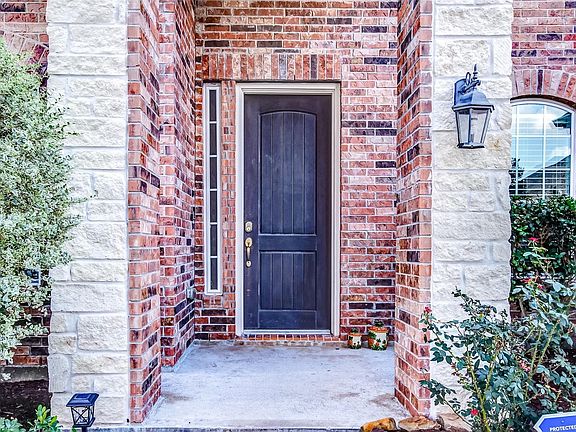 3rd image of 623 Orlandis Ln