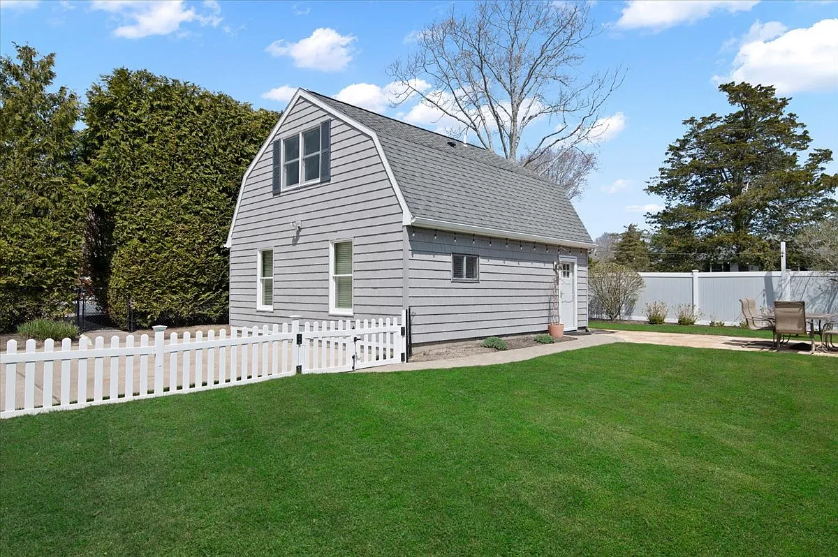 Building Photo - 25 Gardners Ln