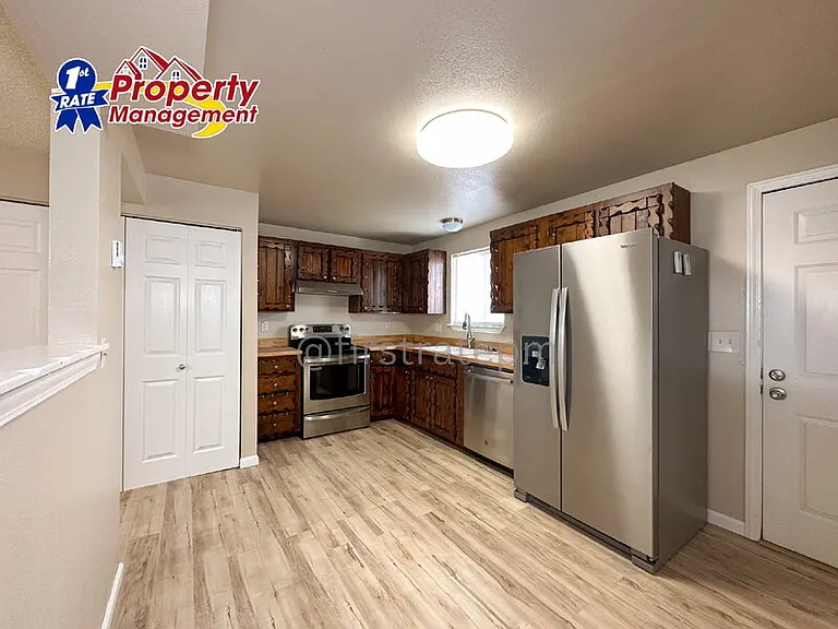 6464 W Douglas St — Photo 7