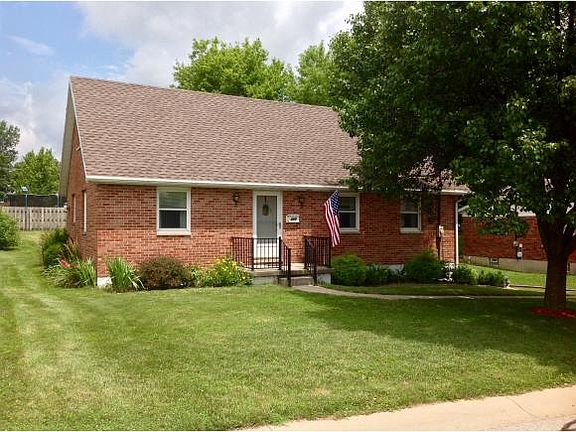 2nd image of 417 Sunnyslope Dr