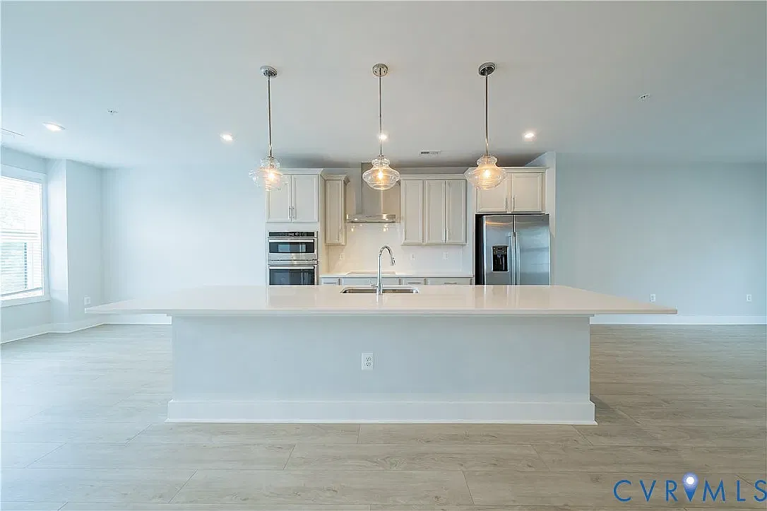 3 bed, 2473 sqft, $2,950 — Photo 4