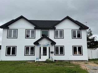 60 James Ln, Levittown, NY 11756