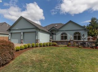 12142 Hazel Park Dr, Oregon City, OR 97045