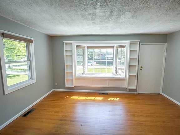 4th image of 59 Circle Dr