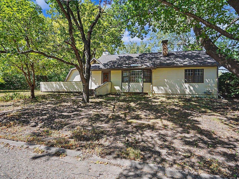 1st image of 241 Concord Rd
