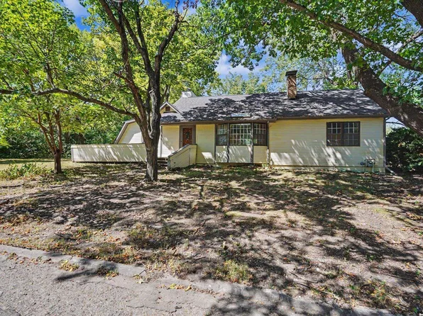 241 Concord Rd, Lawrence, KS 66049