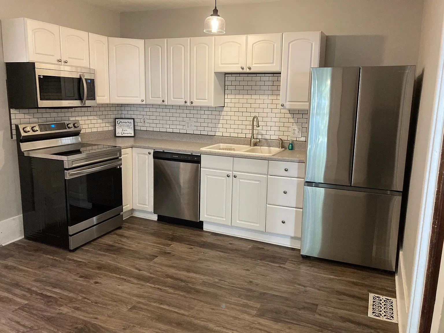 629 Smith Ave — Photo 2