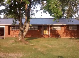 1018 9th St NW, Arab, AL 35016