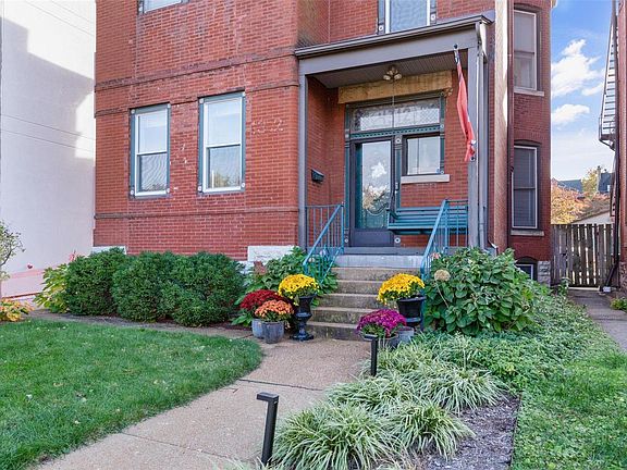 3rd image of 4312 Laclede Ave
