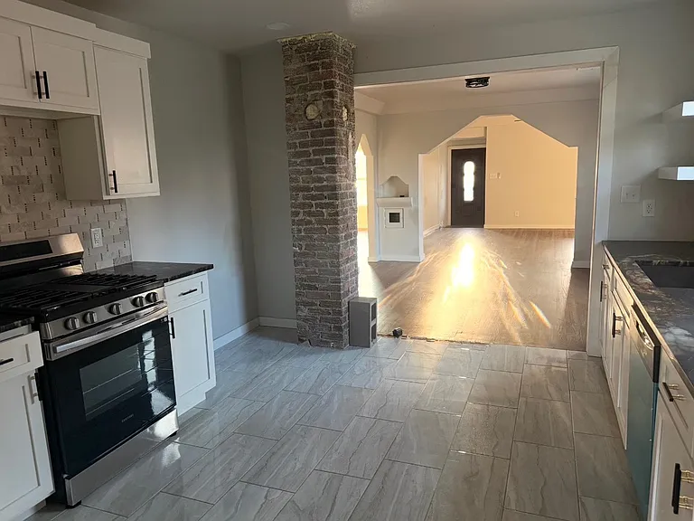 2523 N Boston Ave — Photo 4