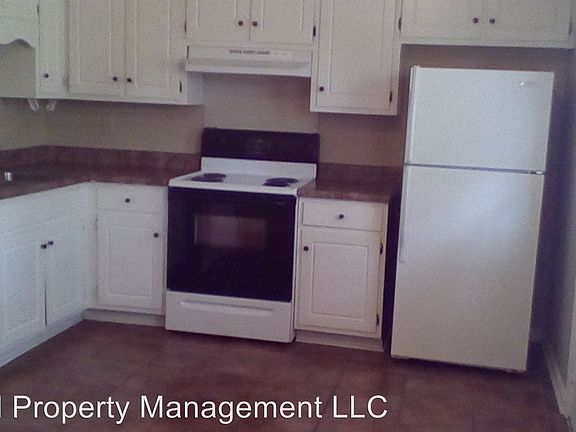 4th image of 106 Park Cir #B