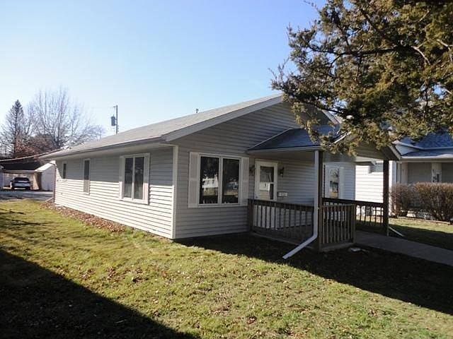 1st image of 806 G Ave W