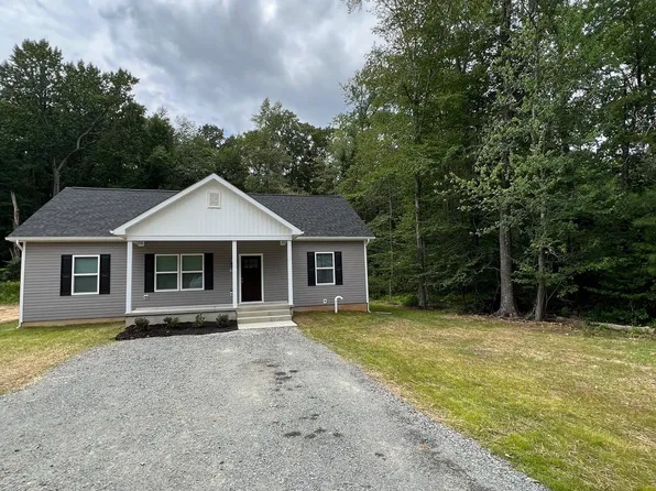 903 Albrough Blvd, Colonial Beach, VA 22443