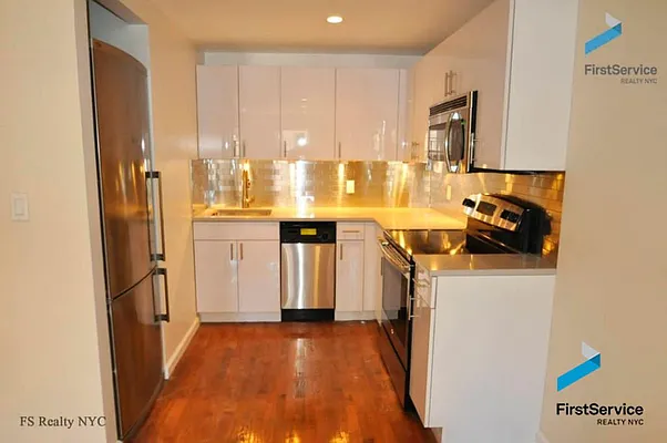 Rented by FirstService Realty (legacy) | media 34