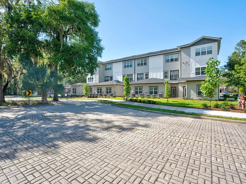 Metro 39 Apartments