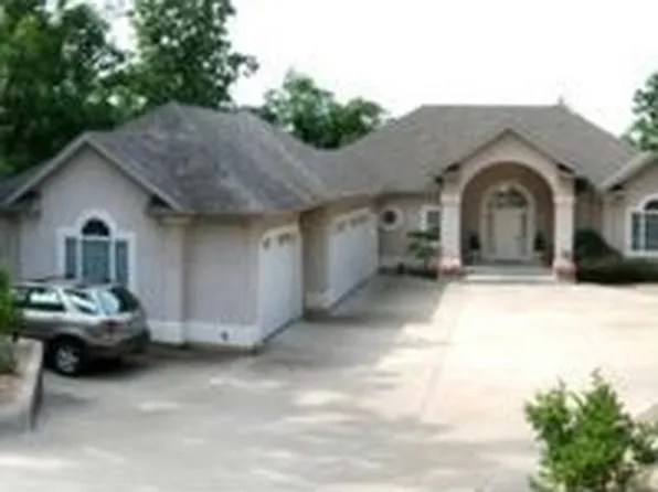 273 Spring Green Cir, Four Seasons, MO 65049