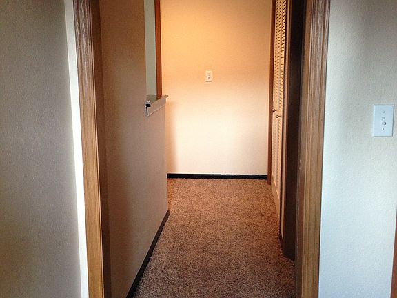 3rd image of 504 NE Brookwood Cir