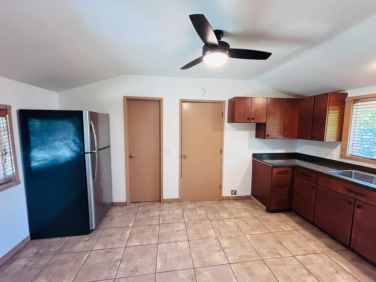 1 bed, 900 sqft, $1,850 — Photo 3