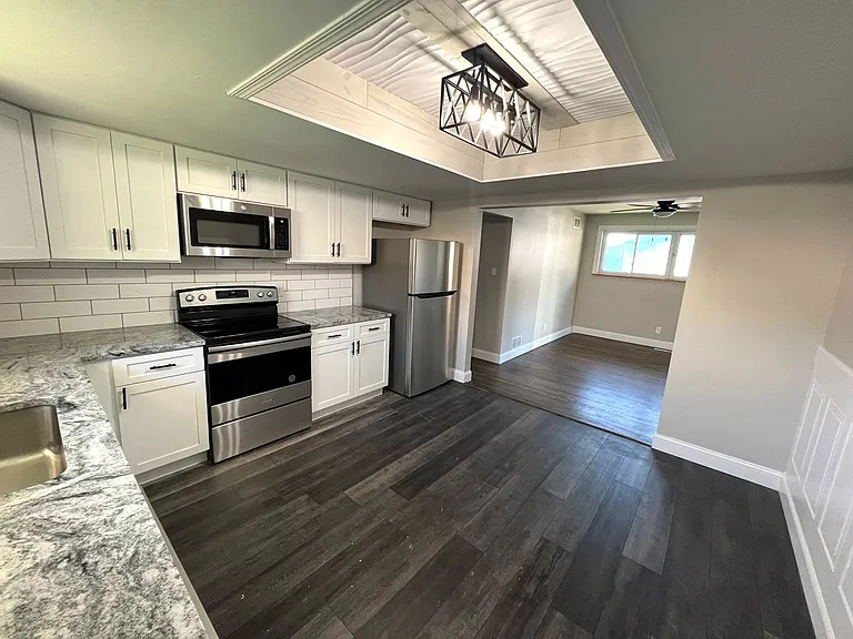 1320 E Livingston St — Photo 5