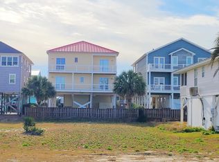 226 E 2nd St, Ocean Isle Beach, NC 28469