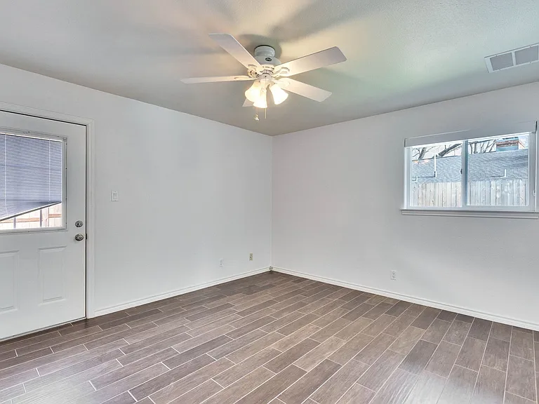 7709 Shoal Creek Blvd — Photo 12