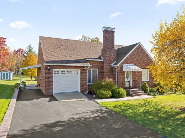 92 Deyo Hill Rd, Johnson City, NY 13790