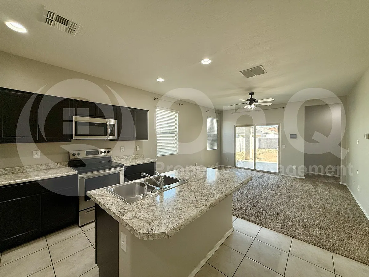 3 bed, 2.0 bath, 1258 sqft, $1,850 — Photo 4
