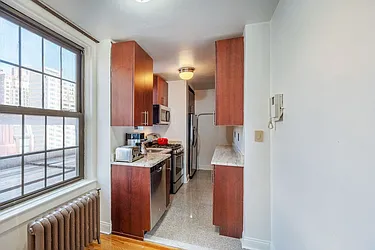 Rented by R New York