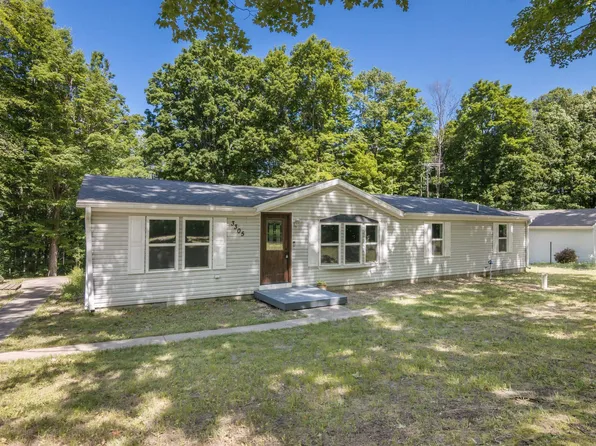 3305 Brown Fire Ln NW, Williamsburg, MI 49690