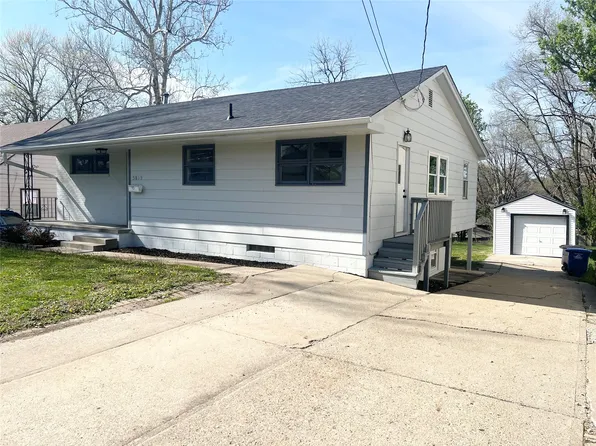 5815 Snyder Ave, Des Moines, IA 50322