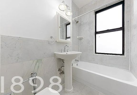 4th image of 3242 33rd St APT B2