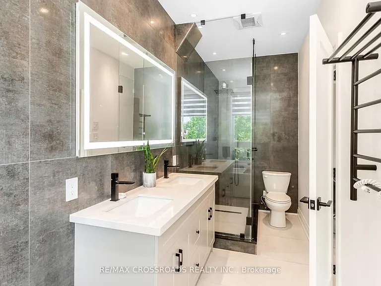 10 Hamstead Ave — Photo 21