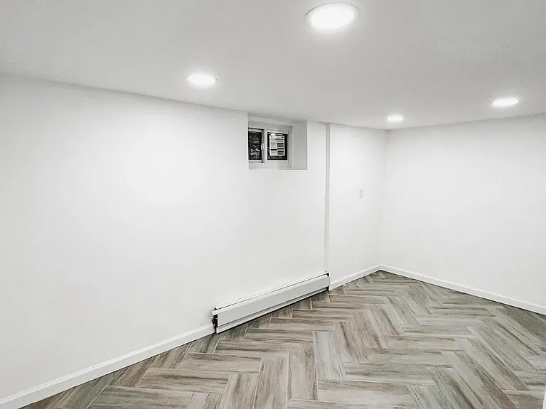 Lincoln Pl — Photo 10
