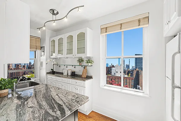 Sold by Compass | media 3