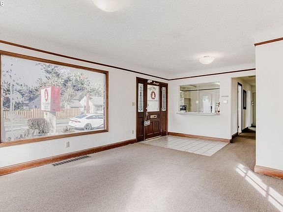 4th image of 2020 NE 102nd Ave