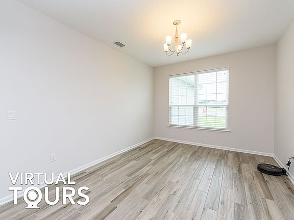 5th image of 111 Estero Ct