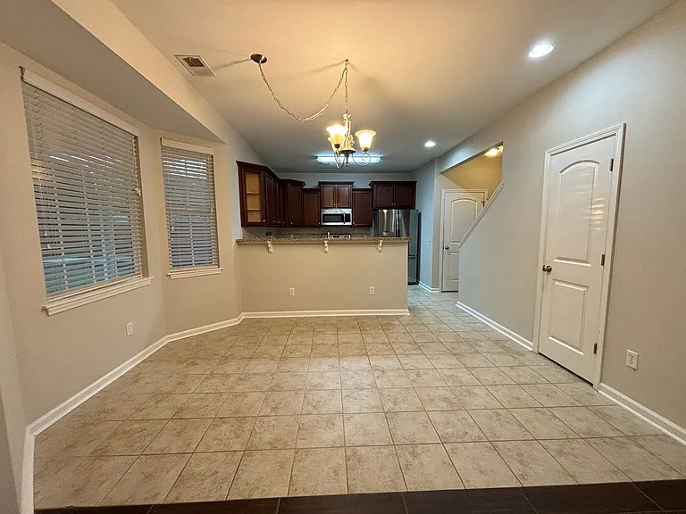 408 Abe Cir — Photo 9