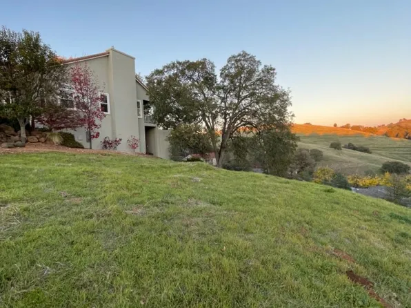 274 California Dr, Sutter Creek, CA 95685