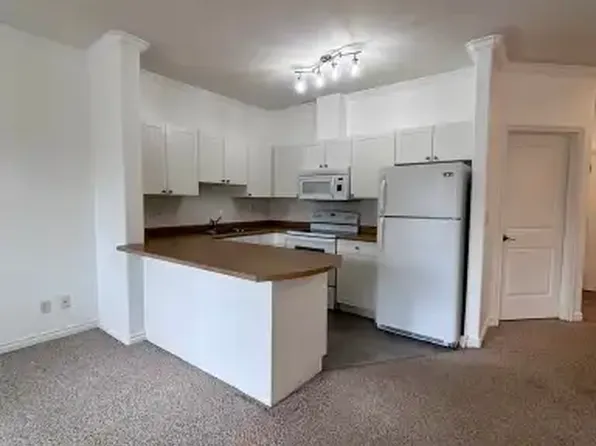 8528 82nd Ave NW #1A, Edmonton, AB T6C 0Y8