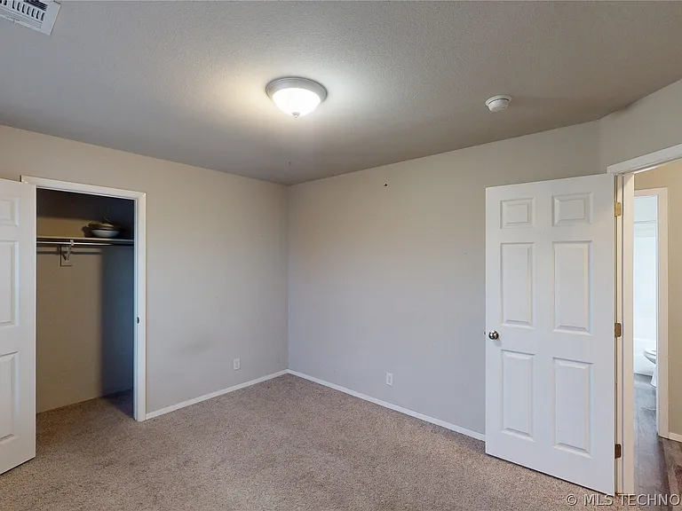 1240 E Richmond St — Photo 17