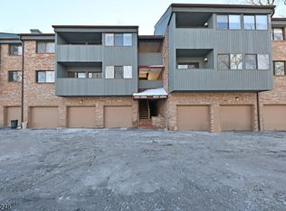 1102 Hilltop Rd, Mahwah, NJ 07430