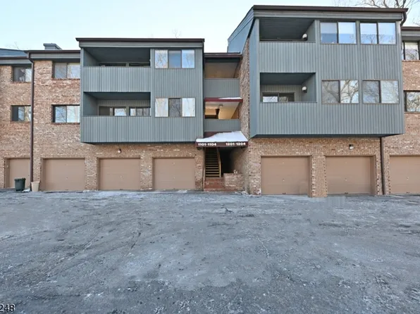 1102 Hilltop Rd, Mahwah Twp., NJ 07430