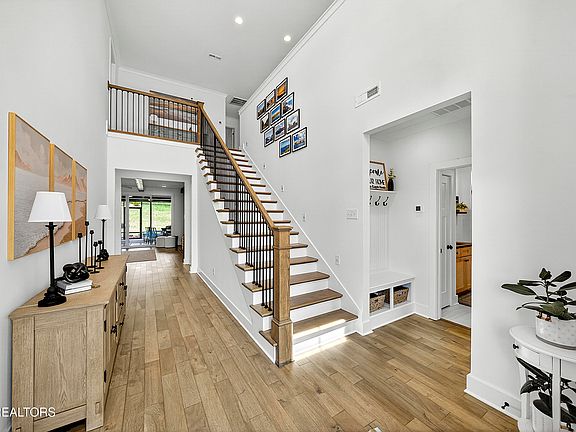 4th image of 12633 Red Poppy Dr
