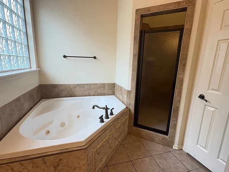10100 Shadowview Dr — Photo 15