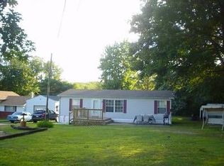 530 Possum Hollow Rd, Wampum, PA 16157