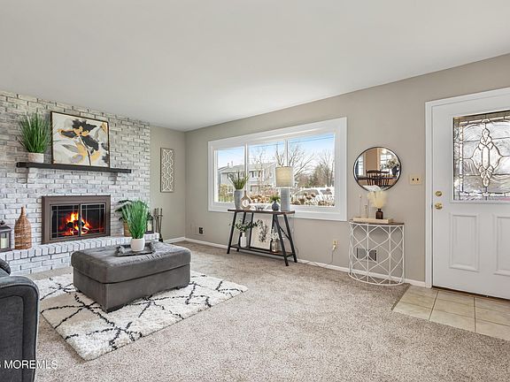 4th image of 20 Surrey Drive